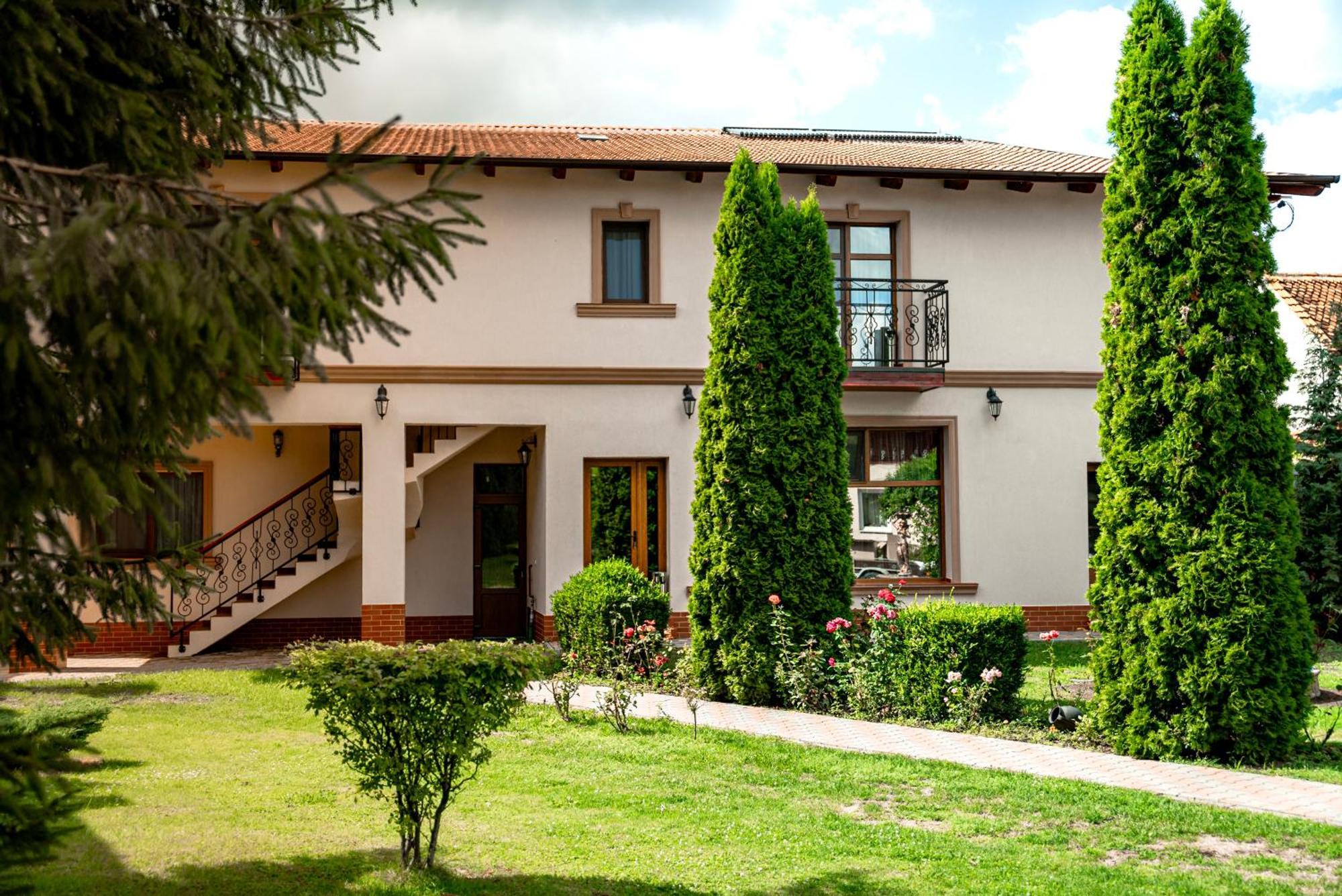 Boutique Marlen Ghimbav Exterior foto