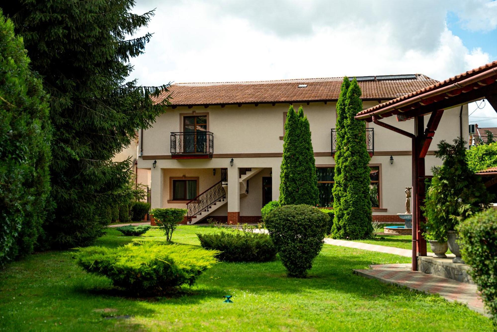 Boutique Marlen Ghimbav Exterior foto
